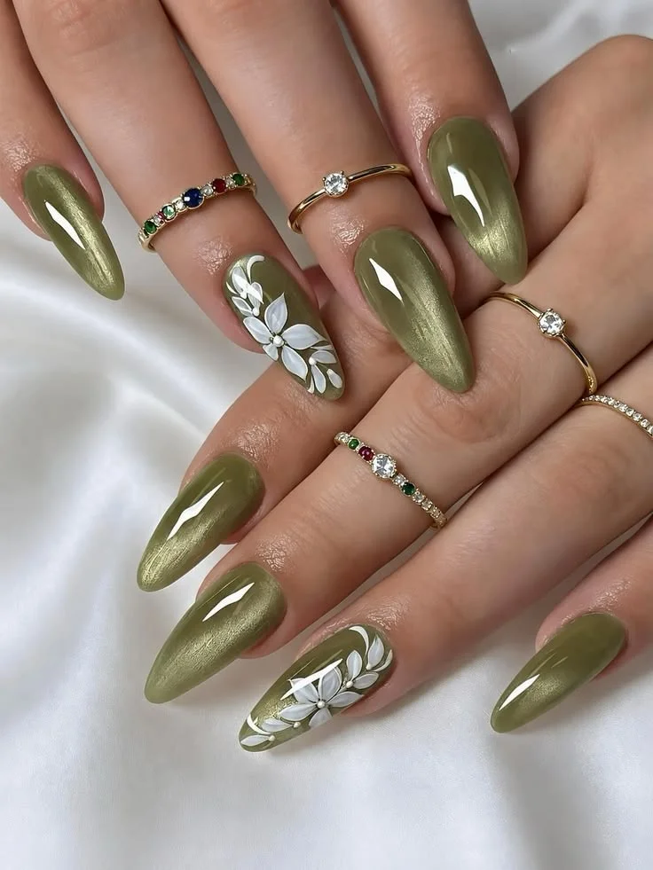 Mẫu nail nhọn đơn giản
