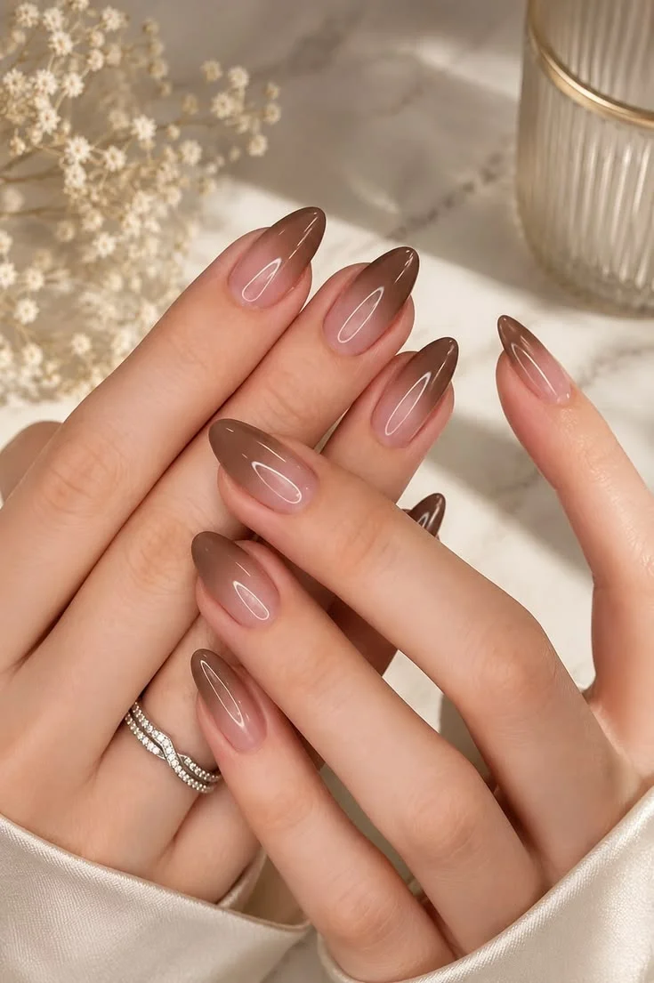 Mẫu nail nhọn đơn giản