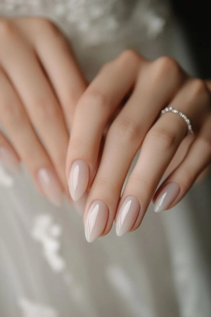 Mẫu nail nhọn đơn giản