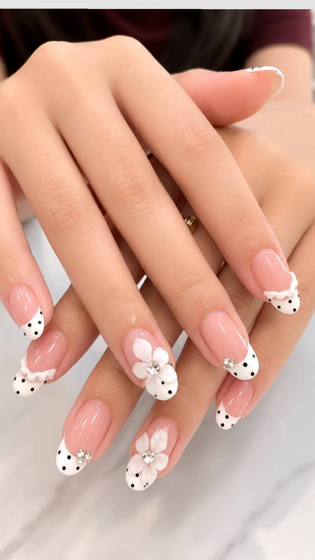 mẫu móng tay đơn giản