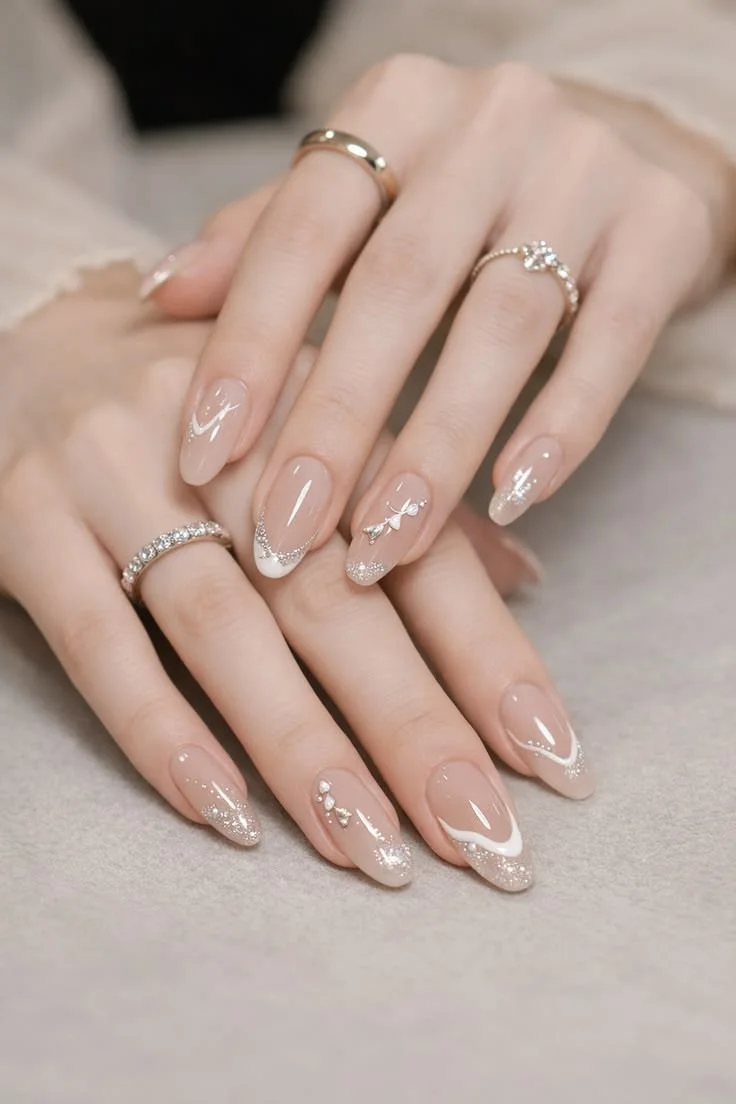 mẫu móng tay ngắn đẹp nhẹ nhàng