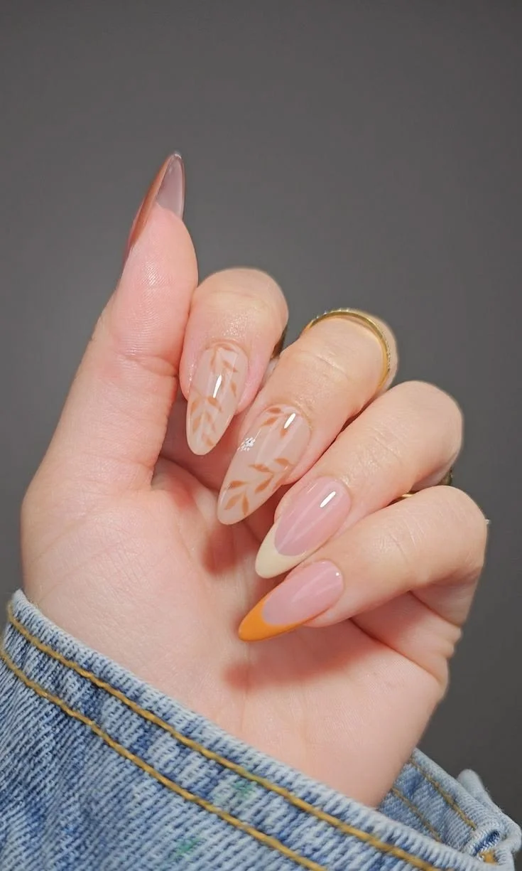 mẫu nail móng nhọn đơn giản